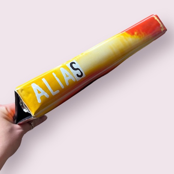 Vintage 2002 Touchstone Television Alias Jenifer Garner Black Three Ring Binder - Picture 5 of 6